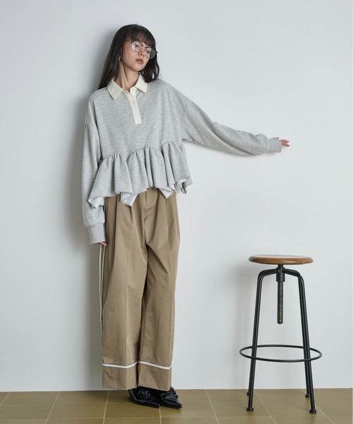 THE YOn（ザヨン）の「イレギュラーヘムペプラムラガーポロトップス（スウェット・レディース・チャコールグレー/グレー/キャメル・FREE）」の11枚目の写真