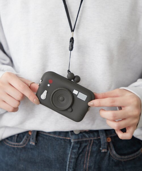 Actually（アクチュアリー）の「DO-MO CAMERA　カメラ型のポーチ（ポーチ・レディース・ブラック/グレー・0）」の3枚目の写真