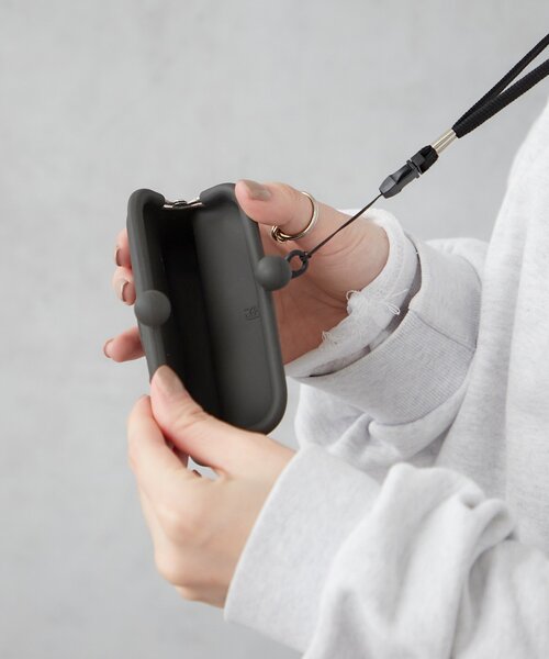 Actually（アクチュアリー）の「DO-MO CAMERA　カメラ型のポーチ（ポーチ・レディース・ブラック/グレー・0）」の4枚目の写真