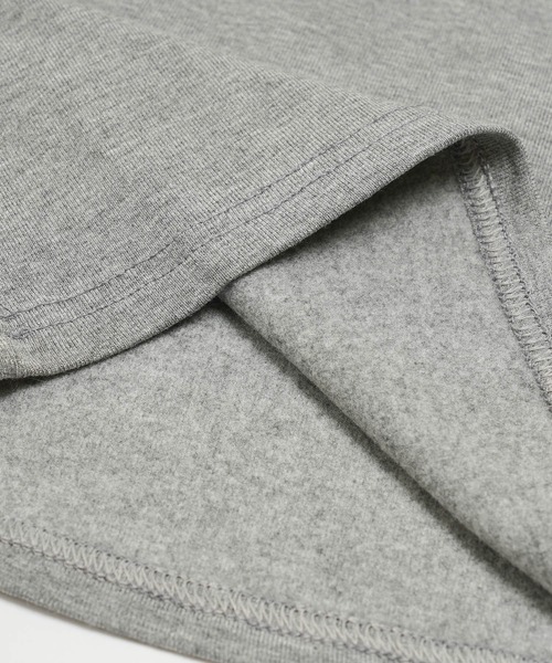Pt18kg(プラチナイチハチキログラム)の「飾りボタン付きUネックフィットトップス(Tシャツ/カットソー・レディース・ホワイト/ブラウン/ブラック/グレー・FREE)」の11枚目の写真