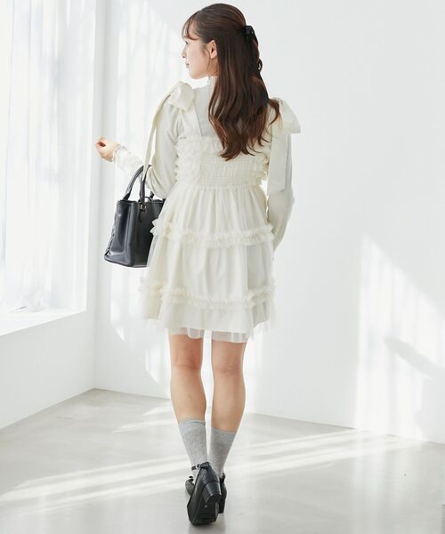 MAJESTIC LEGON(マジェスティックレゴン)の「ハイネックパフスリーブトップス(Tシャツ/カットソー・レディース・ブラック/アイボリー/ブラック系その他・MEDIUM)」の5枚目の写真