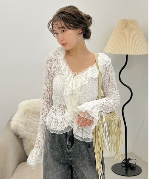 FRAY I.D(フレイアイディー)の「ラッフルデザインレーストップス(Tシャツ/カットソー・レディース・ライトブルー/マルチ/ホワイト・F)」の6枚目の写真