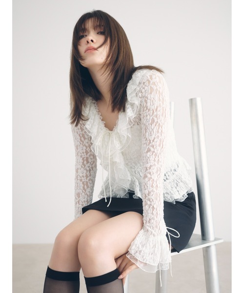 FRAY I.D(フレイアイディー)の「ラッフルデザインレーストップス(Tシャツ/カットソー・レディース・ライトブルー/マルチ/ホワイト・F)」の4枚目の写真