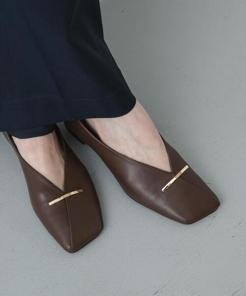 SENSE OF PLACE by URBAN RESEARCH(センスオブプレイスバイアーバンリサーチ)の「『抗菌』スクエアカットフラットシューズ(その他シューズ・レディース・ブラウン/アイボリー/ブラック・LARGE/SMALL/MEDIUM)」の1枚目の写真