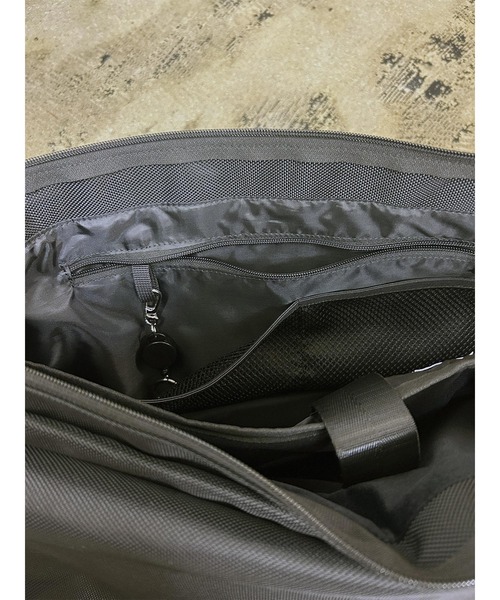 BACKYARD FAMILY(バックヤードファミリー)の「NoiR ノアール Compass messenger(ショルダーバッグ・メンズ・ブラック/ブラック系その他・FREE)」の11枚目の写真