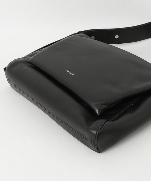 YArKA（ヤーカ）の「【YArKA/ヤーカ】real leather fluffy flap shoulder bag [tdht6] / リアルレザーふんわりフラップショルダー（ハンドバッグ・メンズ・ブラック・FREE）」の20枚目の写真