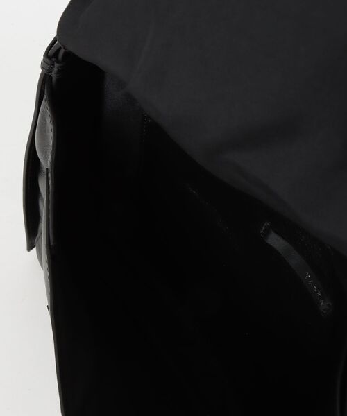 YArKA（ヤーカ）の「【YArKA/ヤーカ】real leather fluffy flap shoulder bag [tdht6] / リアルレザーふんわりフラップショルダー（ハンドバッグ・メンズ・ブラック・FREE）」の21枚目の写真