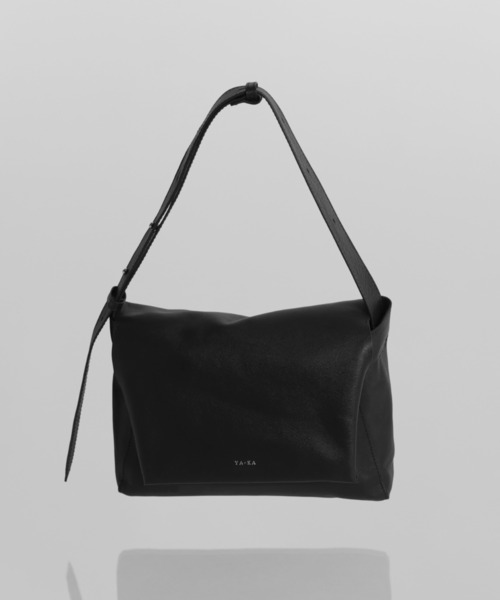 YArKA（ヤーカ）の「【YArKA/ヤーカ】real leather fluffy flap shoulder bag [tdht6] / リアルレザーふんわりフラップショルダー（ハンドバッグ・メンズ・ブラック・FREE）」の17枚目の写真