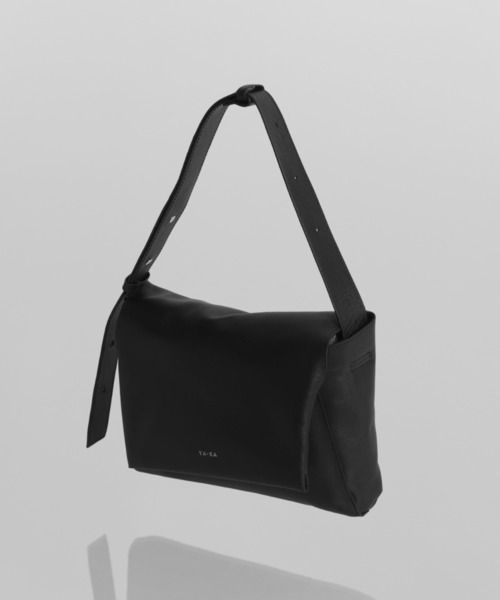 YArKA（ヤーカ）の「【YArKA/ヤーカ】real leather fluffy flap shoulder bag [tdht6] / リアルレザーふんわりフラップショルダー（ハンドバッグ・メンズ・ブラック・FREE）」の18枚目の写真