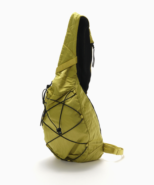 C.P. COMPANY（シーピーカンパニー）の「C.P.Company / シーピーカンパニー NYLON B CROSSBODY BACKPACK（バックパック/リュック・メンズ・ブルー系その他/イエロー/グレー・FREE）」の3枚目の写真