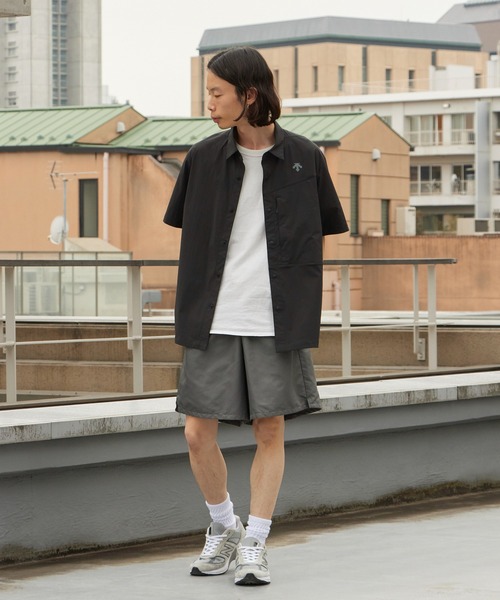 DESCENTE ALLTERRAIN（デサント　オルテライン）の「DESCENTE ALLTERRAIN/デサントオルテライン WIND SHELL H/S SHIRT PB. 半袖シャツ 撥水 ポケッタブル 2026年 夏 夏服（シャツ/ブラウス・メンズ・ブラック・O/M/L）」の15枚目の写真