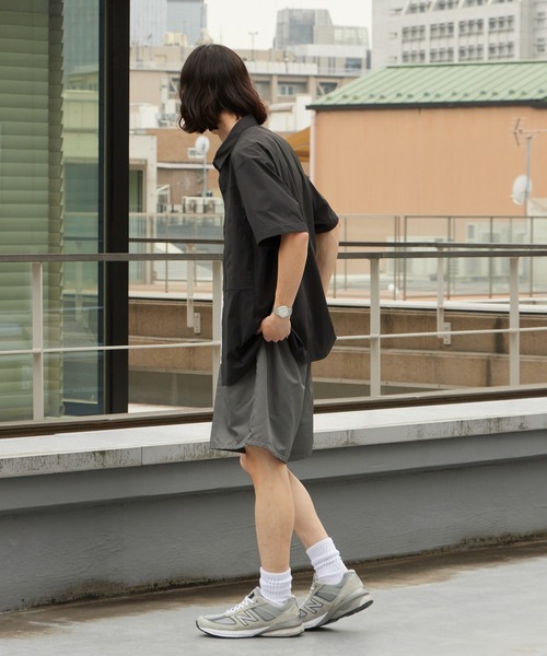 DESCENTE ALLTERRAIN（デサント　オルテライン）の「DESCENTE ALLTERRAIN/デサントオルテライン WIND SHELL H/S SHIRT PB. 半袖シャツ 撥水 ポケッタブル 2026年 夏 夏服（シャツ/ブラウス・メンズ・ブラック・O/M/L）」の14枚目の写真