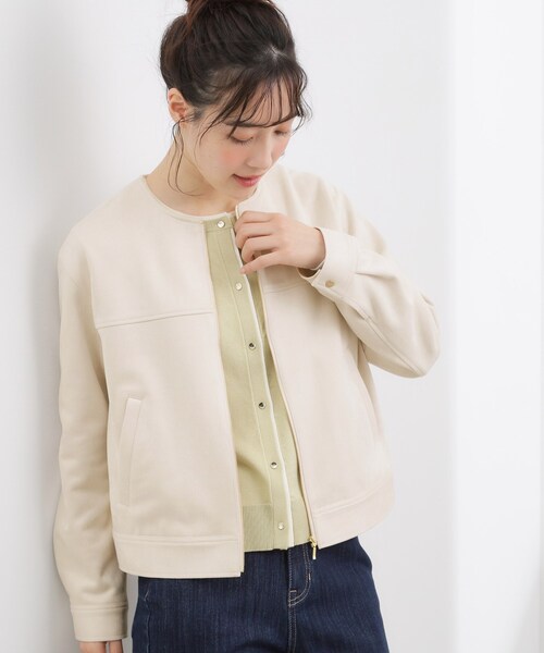 grove（グローブ）の「スエードライク ノーカラーブルゾン（ノーカラージャケット・レディース・ベージュ/オフホワイト/チャコールグレー・02/03/01/05/04）」の5枚目の写真