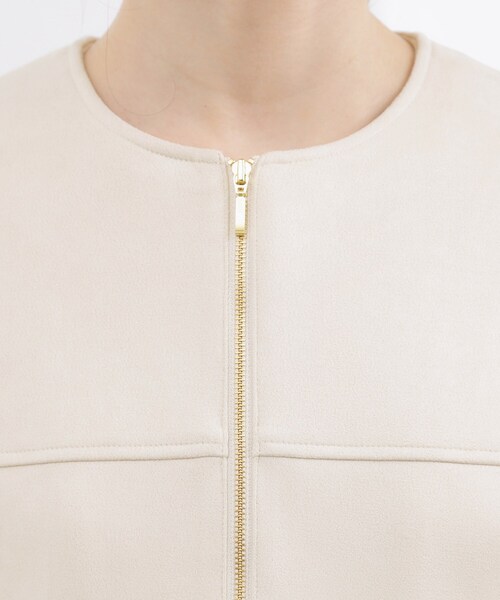 grove（グローブ）の「スエードライク ノーカラーブルゾン（ノーカラージャケット・レディース・ベージュ/オフホワイト/チャコールグレー・02/03/01/05/04）」の17枚目の写真