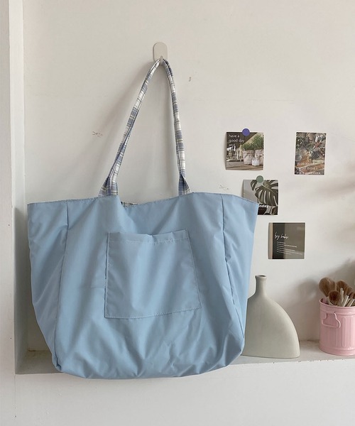 VIBGYOR(ヴィブジョー)の「Mignonjour/チェック柄リバーシブルトートバッグ M2892(トートバッグ・レディース・ブルー/パープル・FREE)」の4枚目の写真