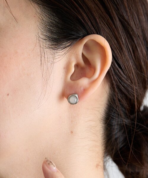 Jena espace merveilleux（ジェナ　エスパスメルヴェイユ）の「ツブストーンピアス（リング・レディース・ベージュ/イエロー・FREE）」の3枚目の写真