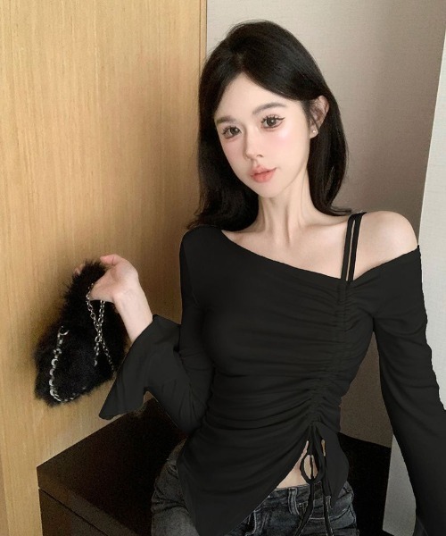 NoBelle(ノベル)の「ワンショルダー シャーリングTシャツ(Tシャツ/カットソー・レディース・ホワイト/グレー/ブラック・FREE)」の7枚目の写真