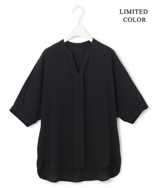 ICB(アイシービー)の「BackSatinAmunzen 5分袖キーネックブラウス(シャツ/ブラウス・レディース・アイボリー系/サックスブルー系8/ブラック系8/スカイブルー系/ローズ系5/ローズ系/ブラック系/ライトイエロー系5/ブラック系2/ホワイト系1/ダークグリーン系/ネイビー系/グレー系1/チャコール/ブルー系2・LARGE/X-LARGE)」の3枚目の写真