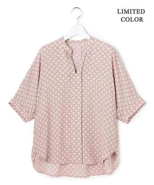 ICB(アイシービー)の「BackSatinAmunzen 5分袖キーネックブラウス(シャツ/ブラウス・レディース・アイボリー系/サックスブルー系8/ブラック系8/スカイブルー系/ローズ系5/ローズ系/ブラック系/ライトイエロー系5/ブラック系2/ホワイト系1/ダークグリーン系/ネイビー系/グレー系1/チャコール/ブルー系2・LARGE/X-LARGE)」の19枚目の写真