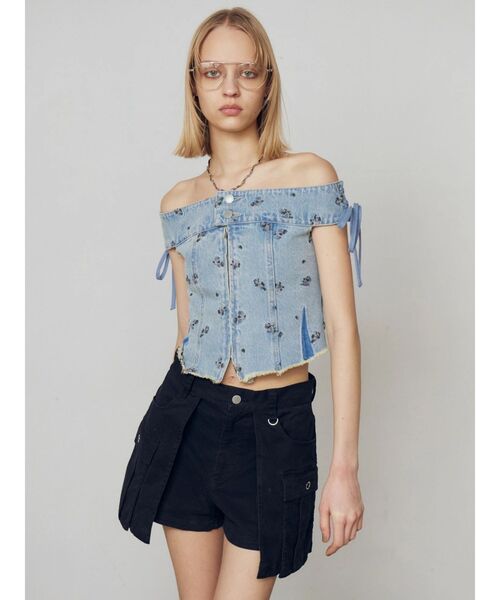 EMODA（エモダ）の「デニムオフショルダートップ（Tシャツ/カットソー・レディース・ライトブルー/ブラウン/インディゴブルー・FREE）」の4枚目の写真