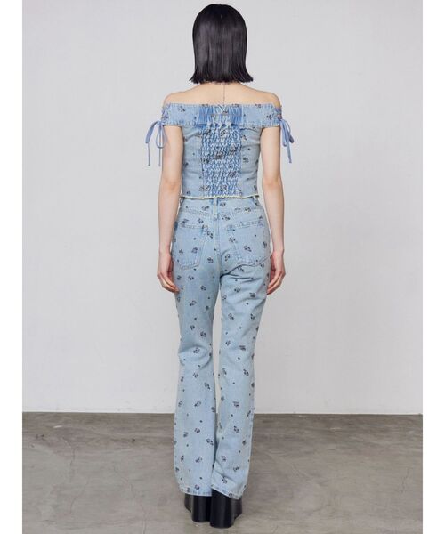 EMODA（エモダ）の「デニムオフショルダートップ（Tシャツ/カットソー・レディース・ライトブルー/ブラウン/インディゴブルー・FREE）」の4枚目の写真