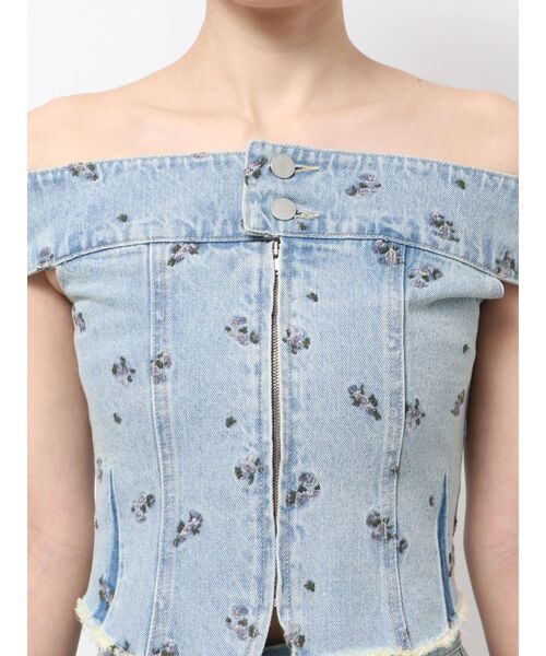 EMODA（エモダ）の「デニムオフショルダートップ（Tシャツ/カットソー・レディース・ライトブルー/ブラウン/インディゴブルー・FREE）」の17枚目の写真
