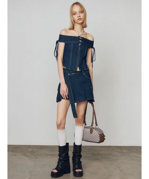 EMODA（エモダ）の「デニムオフショルダートップ（Tシャツ/カットソー・レディース・ライトブルー/ブラウン/インディゴブルー・FREE）」の21枚目の写真