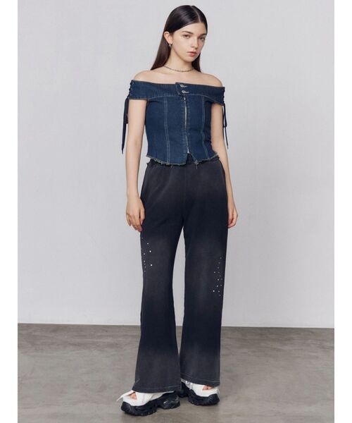 EMODA（エモダ）の「デニムオフショルダートップ（Tシャツ/カットソー・レディース・ライトブルー/ブラウン/インディゴブルー・FREE）」の8枚目の写真