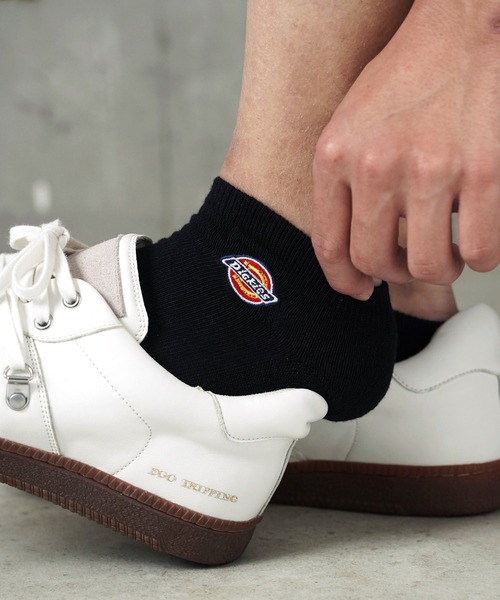Dickies(ディッキーズ)の「"05"≪Dickies≫3足セット ブランドロゴマーク スニーカーソックス(ソックス/靴下・メンズ・ブラック/オフホワイト・23cm~25cm/25cm~27cm)」の2枚目の写真