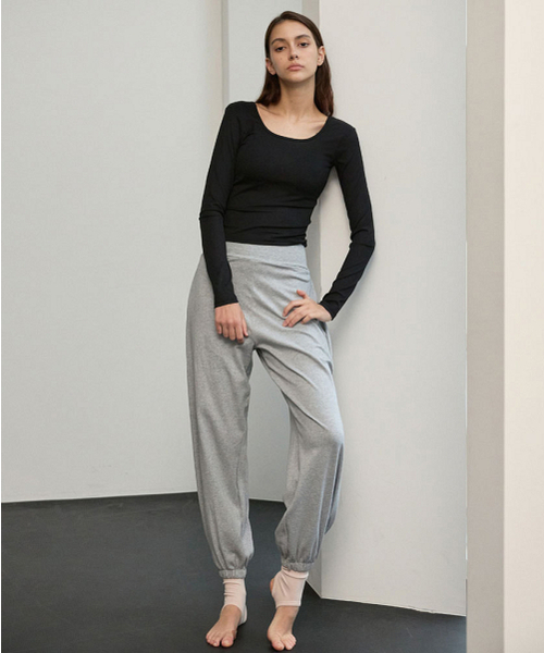 DEVIWEAR(デヴィウェア)の「ジョイ ピンタック ハーレムパンツ DEVI-B0090-メランジグレー(スウェットパンツ・レディース・ミックスグレー・SMALL/MEDIUM)」の1枚目の写真
