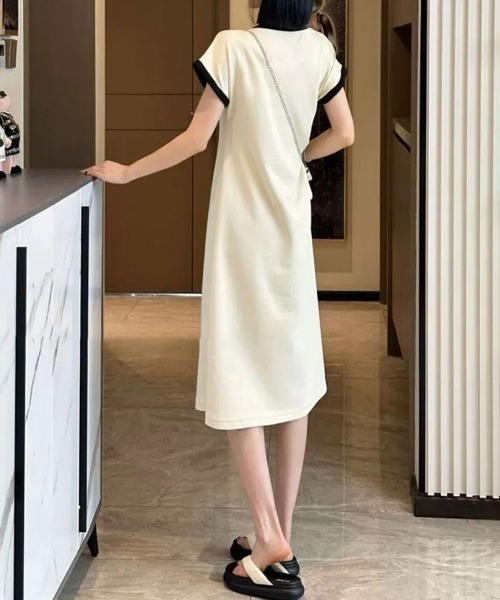 SallyLunn(サリーラン)の「【デイリーに活躍】カレッジロゴ リンガーTワンピース(ワンピース・レディース・ホワイト/ブラック・LARGE/MEDIUM)」の8枚目の写真