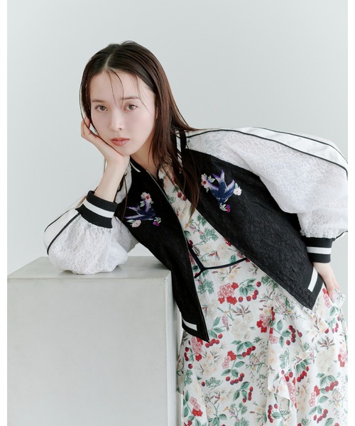 LILY BROWN（リリーブラウン）の「【LILY BROWN×KEITA MARUYAMA】yozakuraスカジャン(レース)（ブルゾン・レディース・ブラック・F）」の3枚目の写真