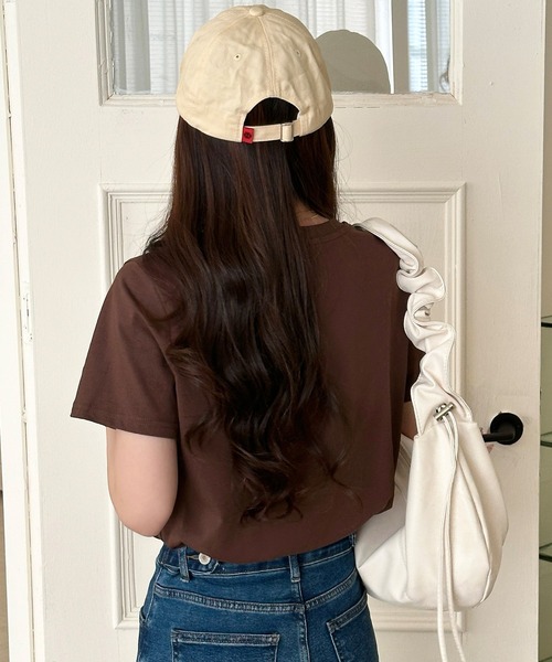 DAY CLOSET(デイ クローゼット)の「【ミドル丈/薄手】こなれて見えるノームコア。半袖 ラウンドネック Tシャツ レディース(Tシャツ/カットソー・レディース・ブラウン/ホワイト/杢グレー/ブラック・FREE)」の20枚目の写真