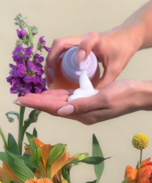 Laline（ラリン）の「フォーミングソープ 330ml ゴールデンブルーム(限定)（石鹸/ボディソープ・レディース・その他・FREE）」の2枚目の写真