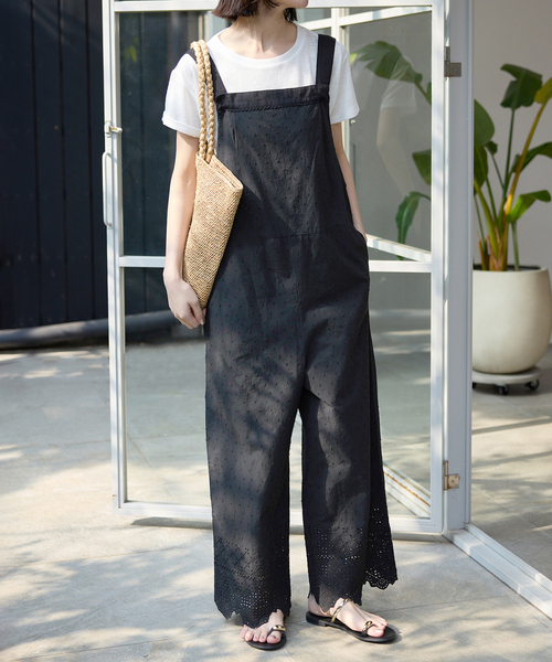 SLOBE IENA(スローブイエナ)の「エンブロイダリーレースサロペット(サロペット/オーバーオール・レディース・ブラック/ホワイト・FREE)」の1枚目の写真