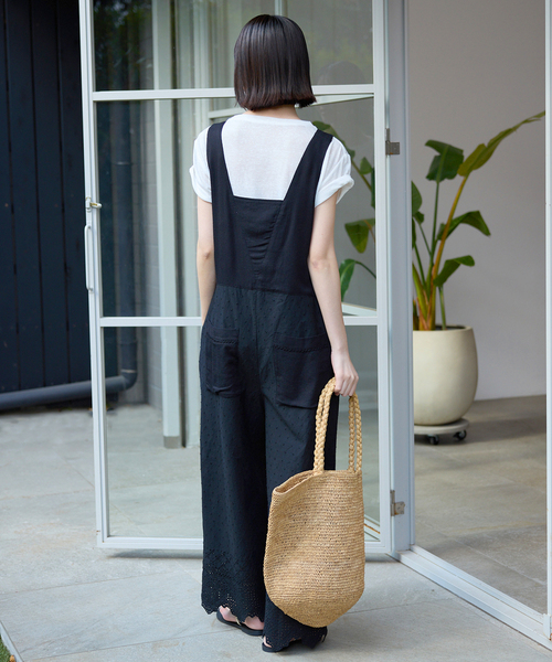 SLOBE IENA(スローブイエナ)の「エンブロイダリーレースサロペット(サロペット/オーバーオール・レディース・ブラック/ホワイト・FREE)」の7枚目の写真