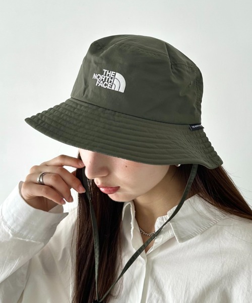 THE NORTH FACE(ザノースフェイス)の「THE NORTH FACE(ザ・ノースフェイス)/吸湿速乾 冷感素材 ナイロンバケットハット サファリハット アドベンチャーハット ロゴ刺繍/TNF LIGHT BUCKET HAT(ハット・レディース・カーキ/ベージュ/ブラック・L/M)」の3枚目の写真