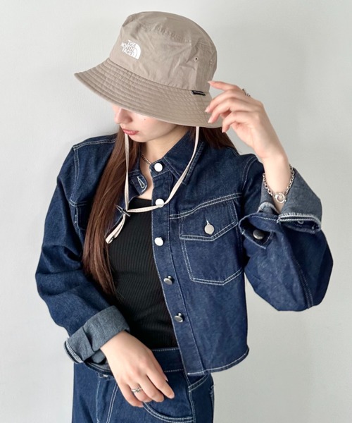 THE NORTH FACE(ザノースフェイス)の「THE NORTH FACE(ザ・ノースフェイス)/吸湿速乾 冷感素材 ナイロンバケットハット サファリハット アドベンチャーハット ロゴ刺繍/TNF LIGHT BUCKET HAT(ハット・レディース・カーキ/ベージュ/ブラック・L/M)」の18枚目の写真