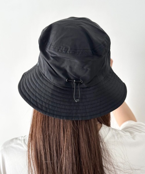 THE NORTH FACE(ザノースフェイス)の「THE NORTH FACE(ザ・ノースフェイス)/吸湿速乾 冷感素材 ナイロンバケットハット サファリハット アドベンチャーハット ロゴ刺繍/TNF LIGHT BUCKET HAT(ハット・レディース・カーキ/ベージュ/ブラック・L/M)」の6枚目の写真