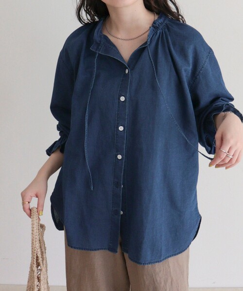 fredy emue（フレディエミュ）の「シアーデニムフリルカラーブラウス（シャツ/ブラウス・レディース・ブルー/ネイビー・38）」の20枚目の写真
