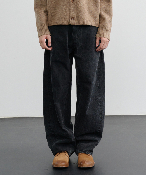 NOUN(ノウン)の「balanced denim pants (black)(デニムパンツ・メンズ・その他・2/1/0)」の1枚目の写真