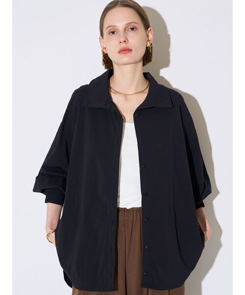 ELENDEEK（エレンディーク）の「RASH GUARDS SH BZ（ブルゾン・レディース・ブラック/ブルー/オフホワイト/ピンク・FREE）」の21枚目の写真