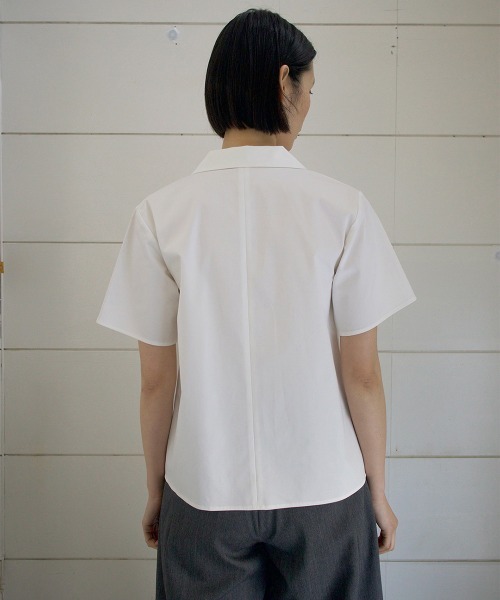 TELOPLAN（テーロプラン）の「【TELOPLAN】26SS新作 Avni Open Collar Shirt / アヴニオープンカラーシャツ（シャツ/ブラウス・レディース・カーキ系/White・ONE SIZE）」の11枚目の写真