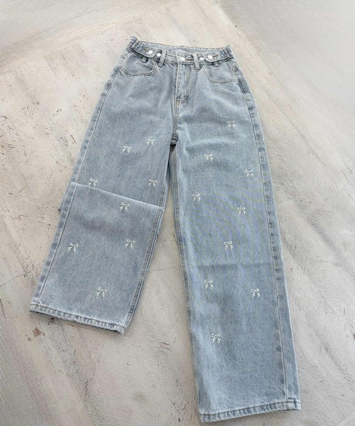 frunco（フランコ）の「リボン刺繍デニムパンツ（デニムパンツ・レディース・ブルー・FREE）」の3枚目の写真