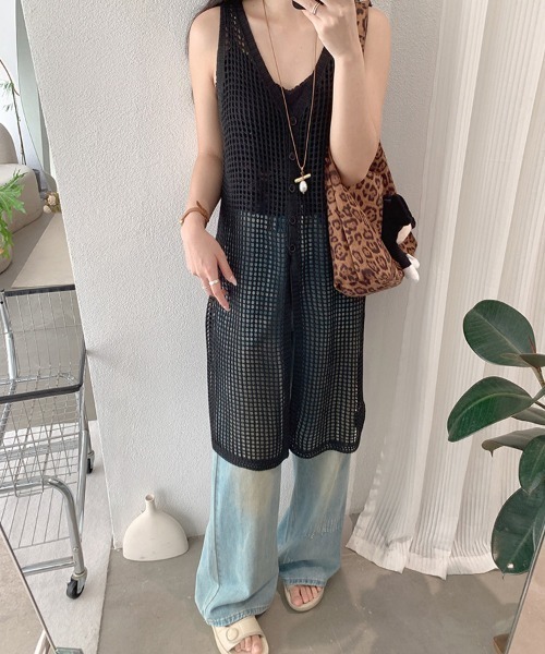 CLOTHY(クロシィ)の「【透け感で魅せる、大人レイヤード】メッシュロングジレワンピース(ワンピース・レディース・ブラック/グレー/ブラウン・FREE)」の5枚目の写真