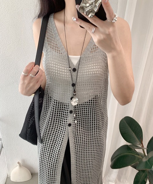 CLOTHY(クロシィ)の「【透け感で魅せる、大人レイヤード】メッシュロングジレワンピース(ワンピース・レディース・ブラック/グレー/ブラウン・FREE)」の8枚目の写真