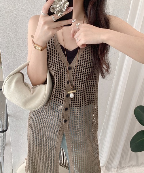 CLOTHY(クロシィ)の「【透け感で魅せる、大人レイヤード】メッシュロングジレワンピース(ワンピース・レディース・ブラック/グレー/ブラウン・FREE)」の6枚目の写真