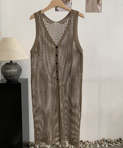 CLOTHY(クロシィ)の「【透け感で魅せる、大人レイヤード】メッシュロングジレワンピース(ワンピース・レディース・ブラック/グレー/ブラウン・FREE)」の11枚目の写真