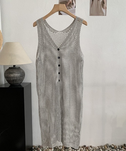 CLOTHY(クロシィ)の「【透け感で魅せる、大人レイヤード】メッシュロングジレワンピース(ワンピース・レディース・ブラック/グレー/ブラウン・FREE)」の12枚目の写真