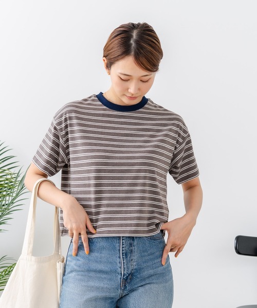 fort point（フォーポイント）の「【C-FORT POINT/フォートポイント】【ハイウエストと相性抜群！】 ボーダークロップド丈Ｔシャツ 細ボーダー 韓国ファッション スタイルアップ 短丈（Tシャツ/カットソー・レディース・ブラック/ブラウン/オフホワイト/ブルー・FREE）」の20枚目の写真